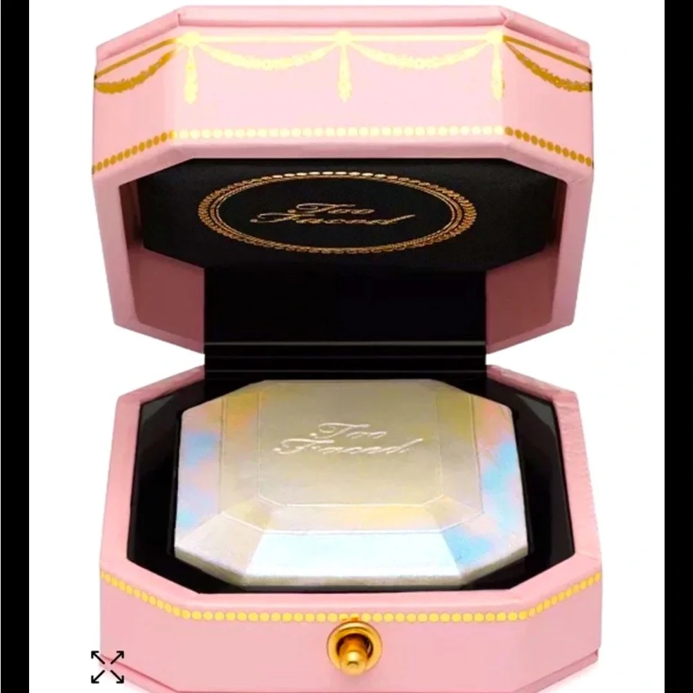 Bundle Of Too Faced Light Diamond 💎 & BYS Eye Shadow 5 Shades & A 🎁 Make-Up Set
